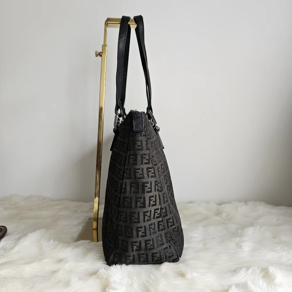 Fendi bag - Picture 4 of 13